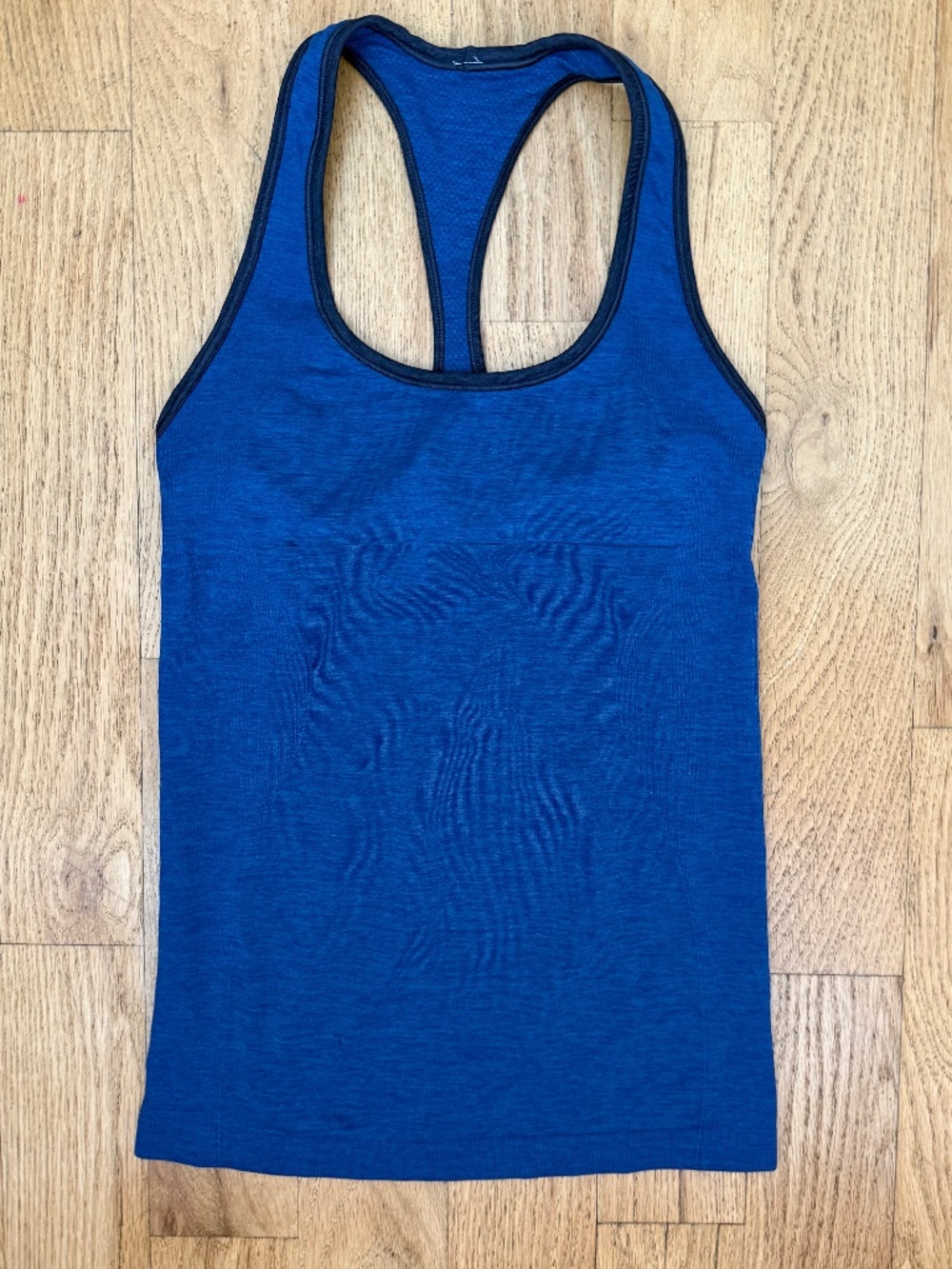 Lululemon Blue Heather Seamless Racerback Tank Top Built-In Shelf Bra Size 6